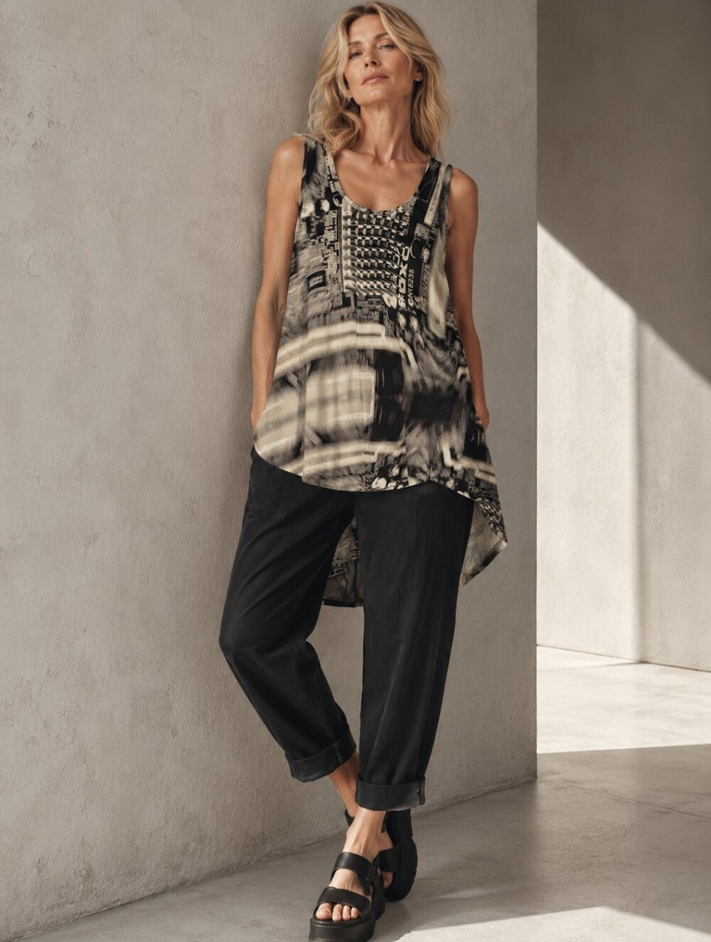 Sarah Pacini Made in Italy Graphic Modal Tunic Tank, Avant Garde, Size Large